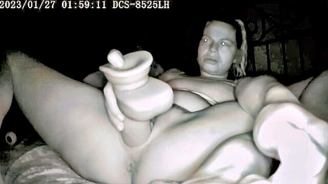 amateur girlfriend dildo action