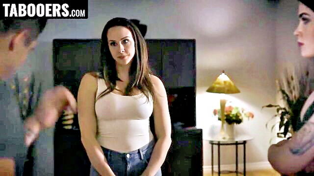 chanel preston, evelyn claire, nathan bronson - stepsis pussy eating