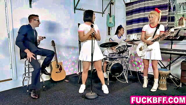 korean teen threesome