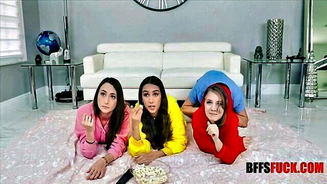 stepbrother and bffs fucking on movie night : BFFs