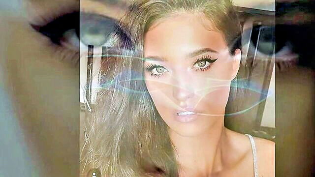video chat with lilybrown : Moon1824