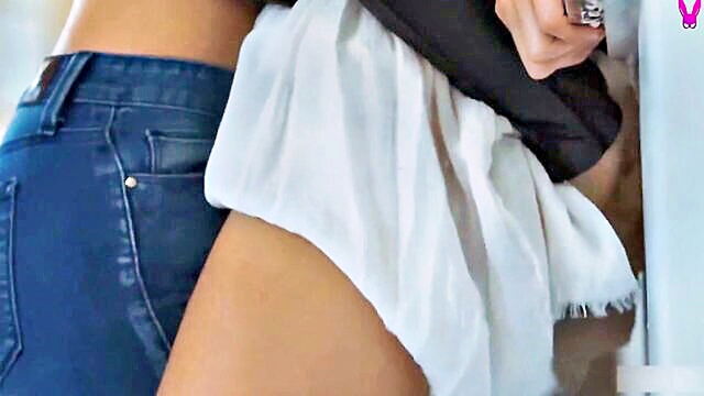 sensual lesbians indulge in kissing and amateur porn : joyce_runte