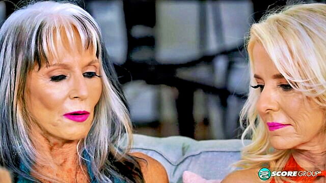Mia Angelo, Mia D, Luna Azul, Mia Austin, Rita D, Cammille Austin - mia austin joins a mature themed club meeting
