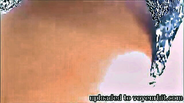 hot asian girl with e normass round booty in video