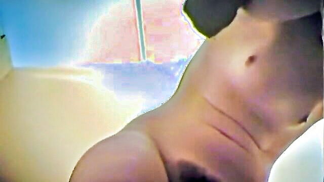 watch a secretly recorded video of a woman with a trimmed pussy in the changing room : cydney_reynolds