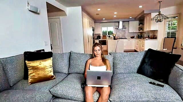 amateur amateurs favorite babysitting experience with a hot babe : Czech Streets