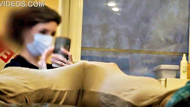 beautician bulge flash : Flashing And Candid Feet