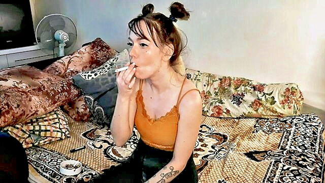 stepdaughter smoking hot