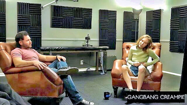 hot blonde sucks big cock : GangbangCreampie