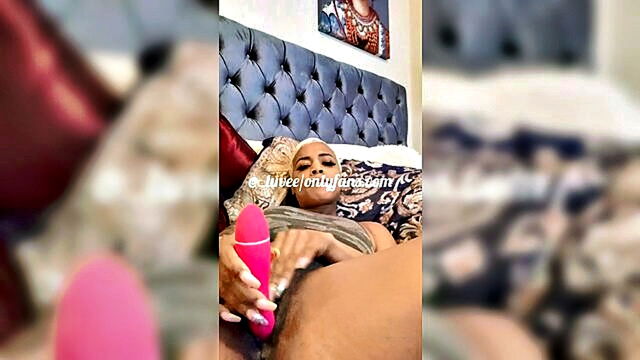 girls, girls on social media, social media - social media babes in l4v33 porn gif video