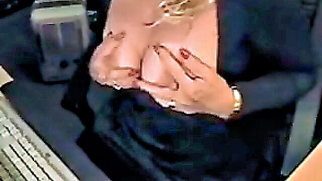 loira coroa quente angels on webcam 4d   hot porn video on xhamster : Girl Girl
