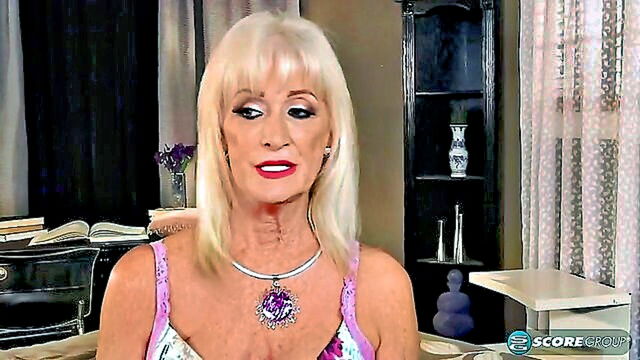 granny sex party with a well endowed older milf who enjoys anal and facial : Bang