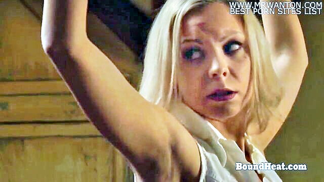 lesbian slave restrained and intensely penetrated with a strapon : Ultima