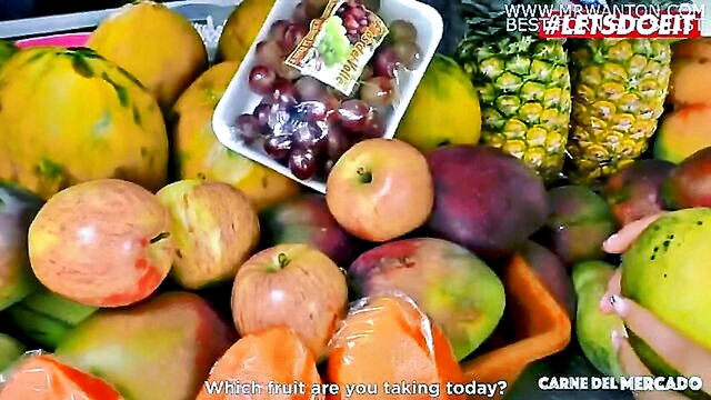 hot colombian beauty gets a to blowjob facial and cumshot : Carne Del Mercado