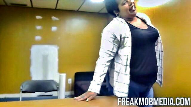 queen spit saves her job by pleasures bbc with deep throat blowjobs and sloppy slobbering : Freak Mob Media
