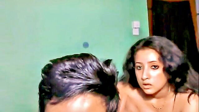 a sensual indian performance featuring a mature woman : Private