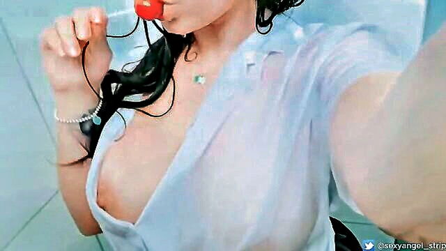 Ninfeta - teen schoolgirl gives naughty bath and lustful blowjobs before receiving a mouthful of cum