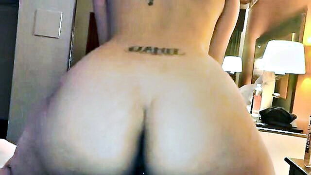 Soaking Wet Pussy - big ass beauty rides and cums on toes in amateur pov Onlyfans