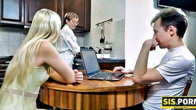 siss naughty eye and stepbrothers forbidden love in hd : SIS.PORN