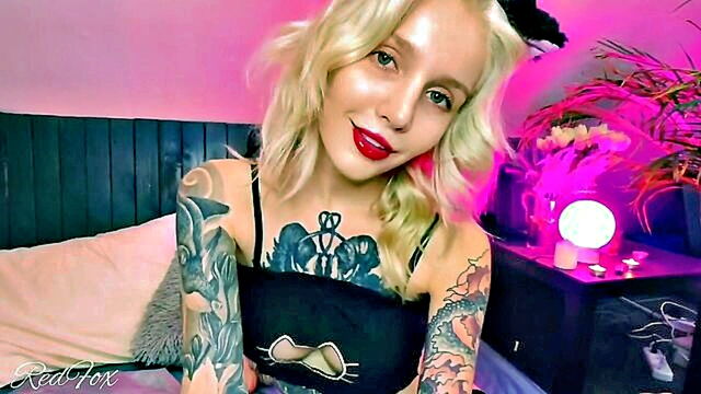 a young amateur girl gives an a grade blowjob to her toy daddy in hd cosplay : cosplay