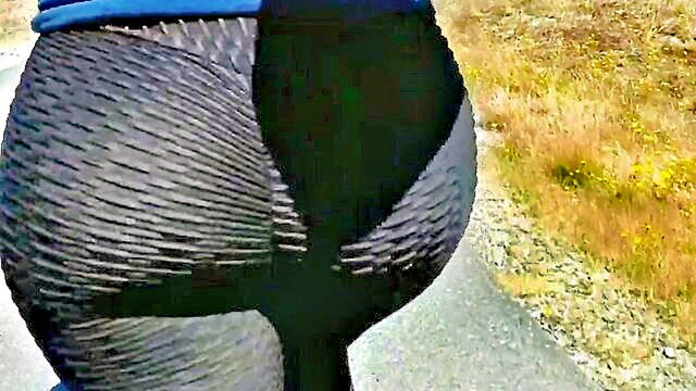 busty bbw in tight jeans exposing her assets outdoors : Pawg