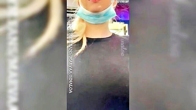 Maevaa Sinaloa - frantic encounter with a stranger in a pizzeria reserved stall
