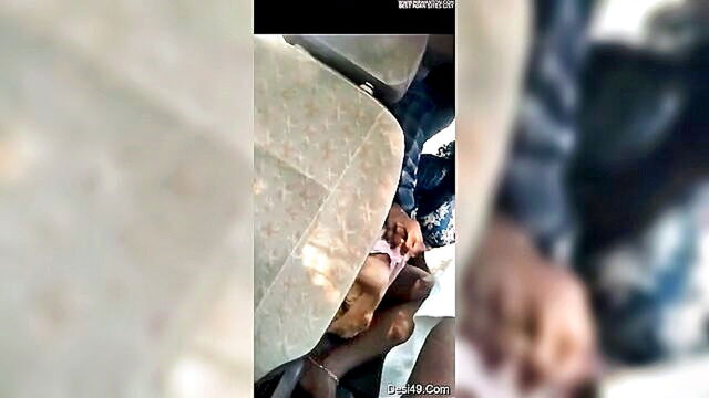 saggy breasted aunty in car threesome : XES