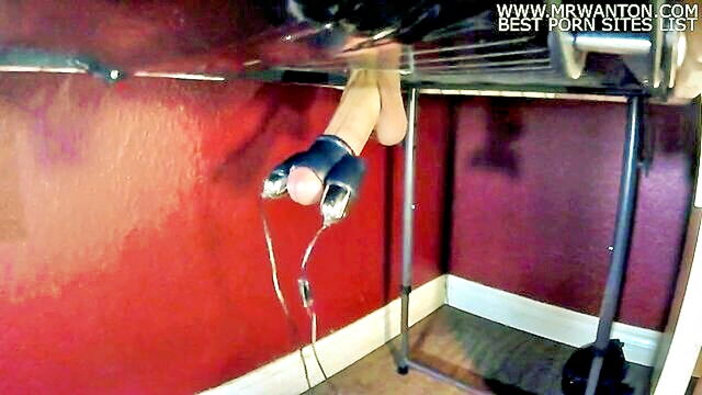 amateur twink gets dominated by a femdom and milks his cock : Kink