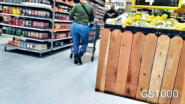 big butt, milf, beautiful ass - seductive milfs tight jeans showcase her flawless ass