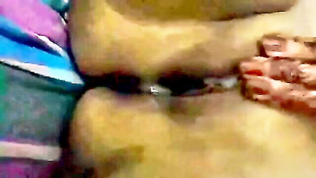 asian milf gets dominated and orgasms during fisting : XES