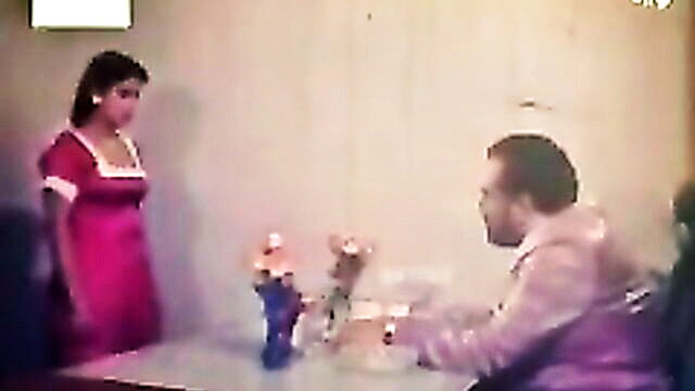 desi girl gets naughty in this bangladeshi hindi story video : Bang