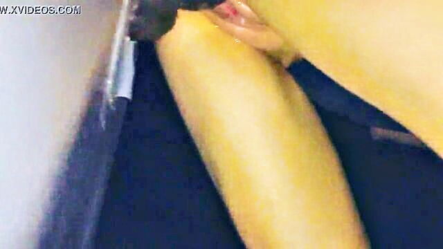 husbands friend satisfy wife at glory hole with big dick : Amor