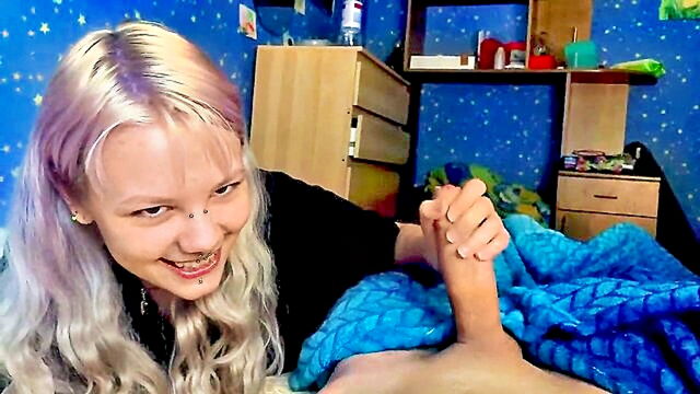 caught jerking off by my stepsister : Body Lyric