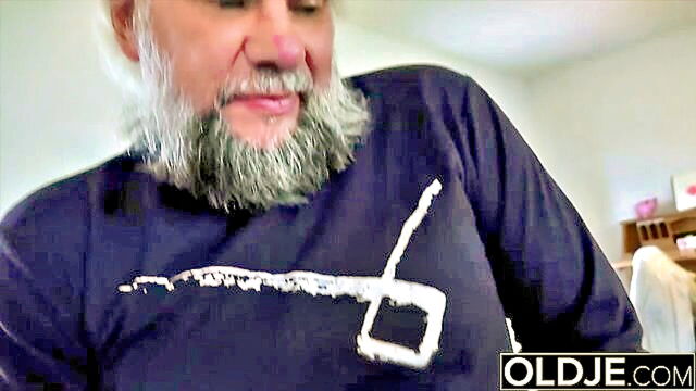 19yo Grandpa Fucks+Cums Inside Teen Girl