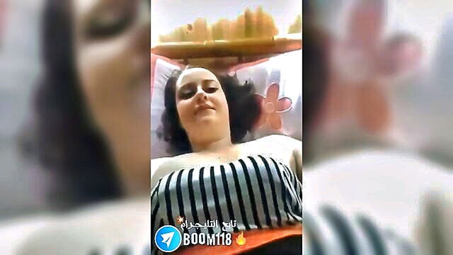 arab, pussy, milf - virgin arab girl goes nude and shows off her body