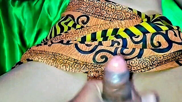 indian lovers engage in outdoor sex with mutual satisfaction : XES