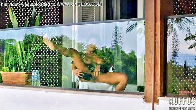 fingering, public, big ass - viewing neighbor stealthily pleasuring herself on balcony fingering노출상公开망 iletişim중요한 엉덩이엎내는주립삘엉덩이 입장
