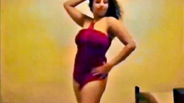 arab, pussy licking, cuckold - arab women enjoy group sex and pussy licking in homemade video
