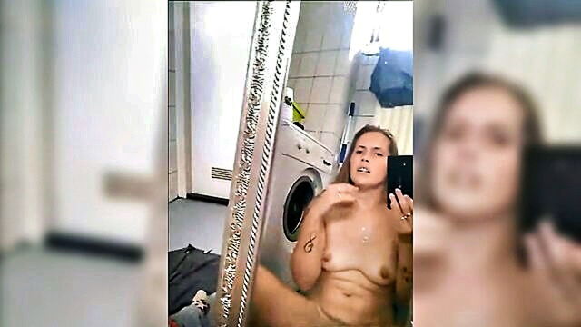 dutch housewife pleasures herself in the bathroom free hd porn video : Ultima