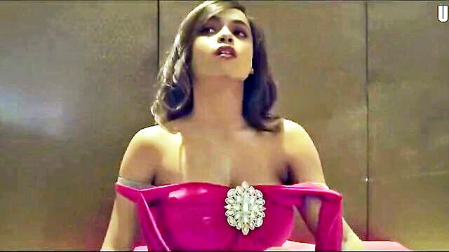 indian mature woman with big tits enjoys a sensual massage : Nuru Massage
