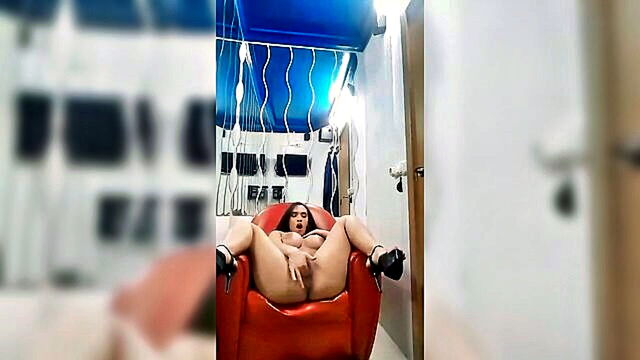 real amateur with big natural breasts in homemade striptease video : webcam