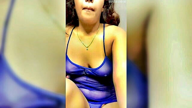 aging amateur webcam star indulges in solo pleasure reminiscing about past crushes : webcam