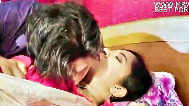 asian mature wife in steamy encounter with boyfriend : Desi Wife