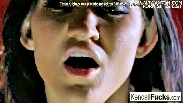 kendall enjoys pleasuring herself and exposing her naked body : Puba