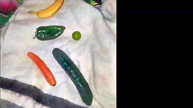 sex, milf, toys - full enjoyment fruta y verdura saritas public adventure with fruits and vegetables