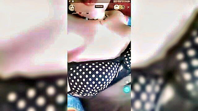 egytian girl pleasures herself in xhamsters hyattam video : African Porn
