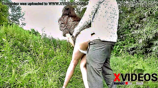 porno, cumshot, sexy - amateur guy and tall girl engage in oral creampie in public park