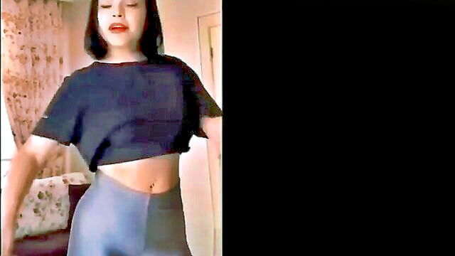Brittney Skye, Sofia Gucci - trendy teen leggings on tik tok in sofia gucci collection