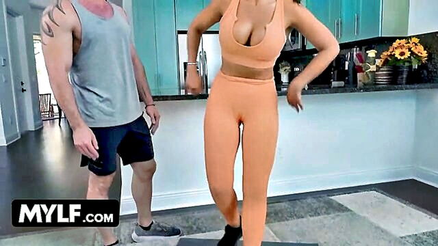 kiki klout - xxxbp sexy milf kiki klout workout video