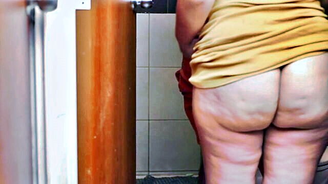 xxxbp bathroom fuck hard video